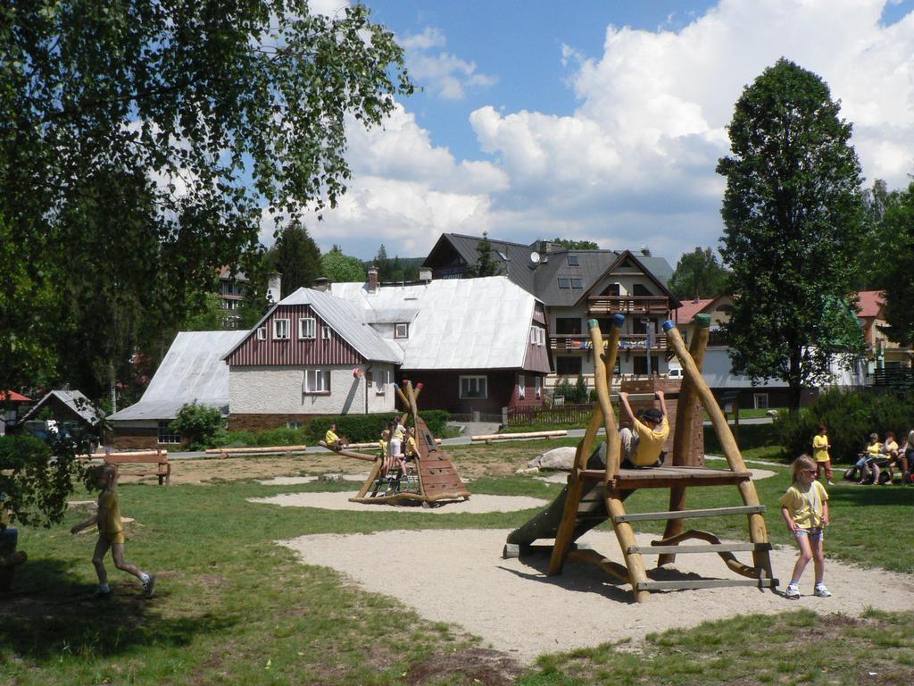 Hotel Penzion Pod Mustky Harrachov Exterior foto