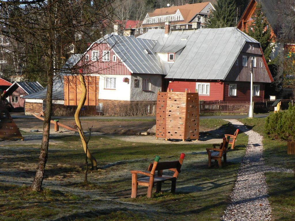 Hotel Penzion Pod Mustky Harrachov Exterior foto